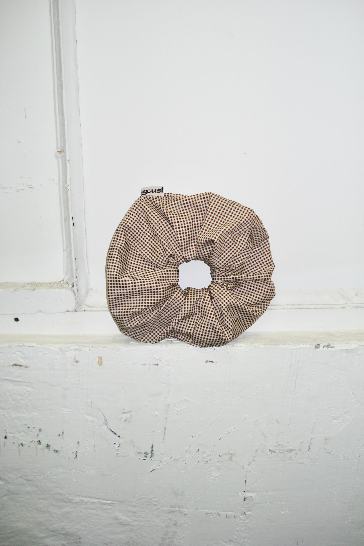 BROWN CHECKERED SCRUNCHIE