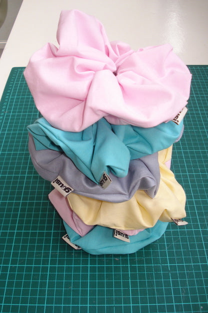 ROSE SCRUNCHIE