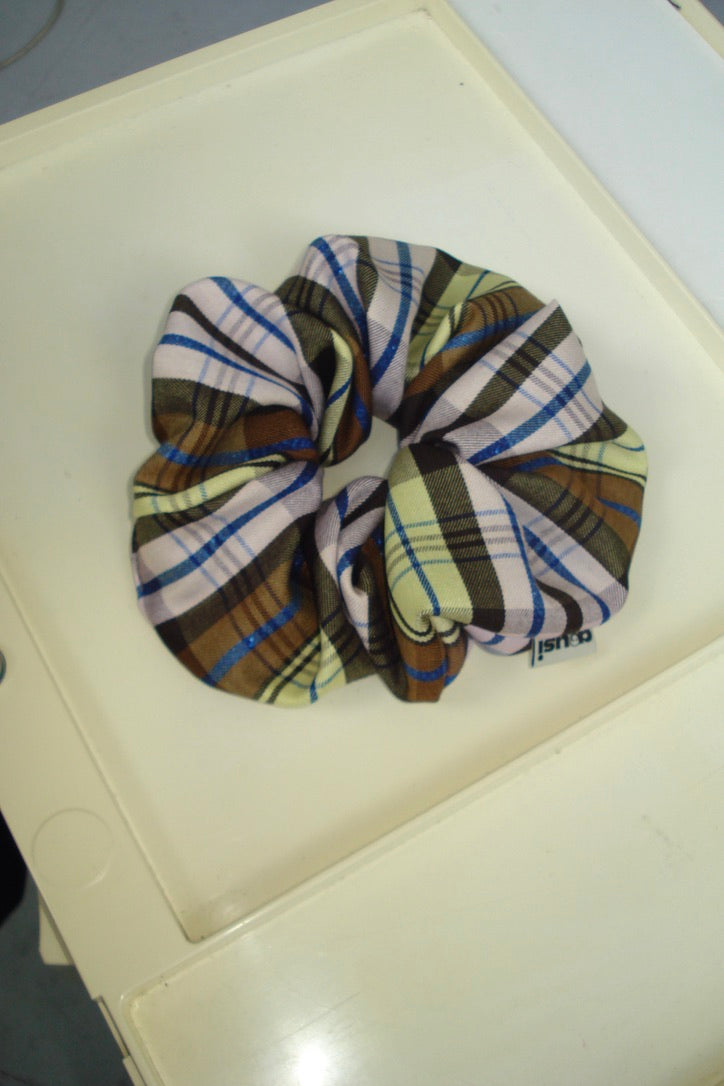 FALL CHECKERED SCRUNCHIE