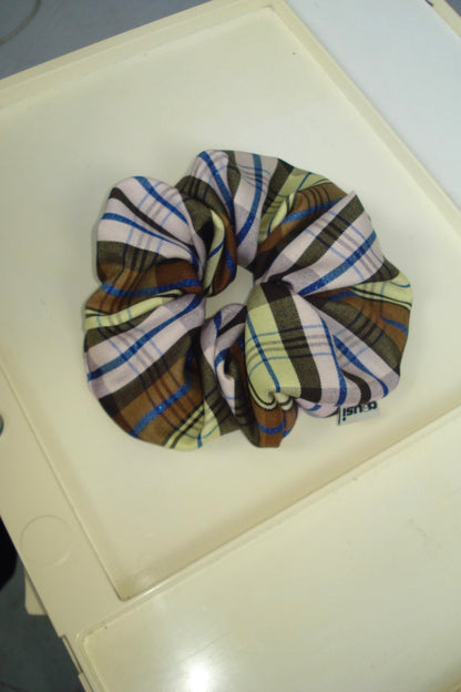 FALL CHECKERED SCRUNCHIE
