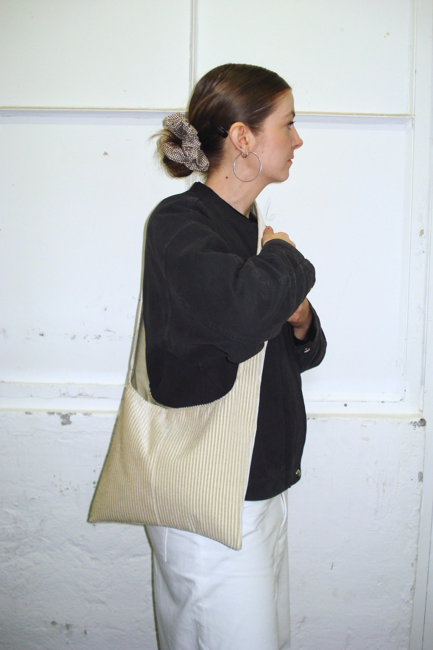 CREAM CORDUROY MEDIUM BAG