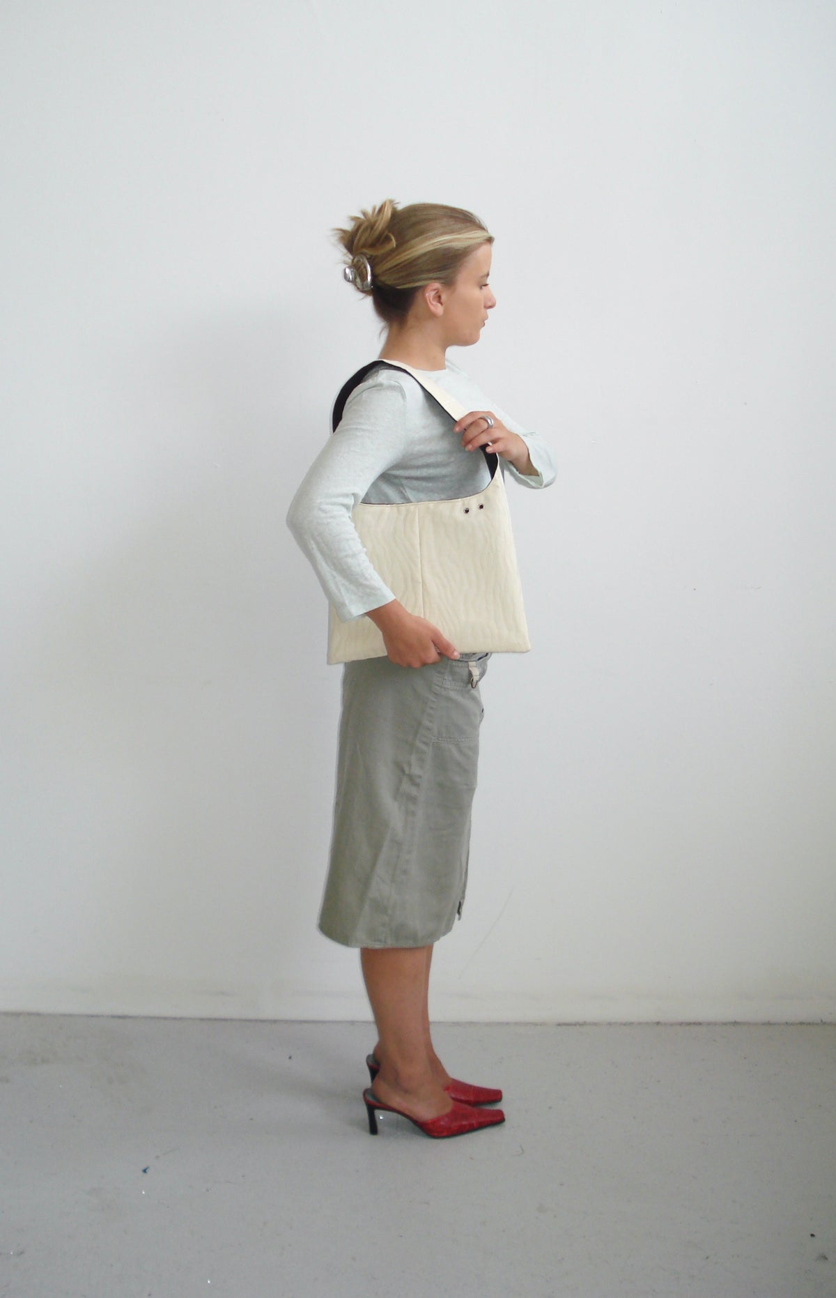 CREAM WAVY MINI BAG