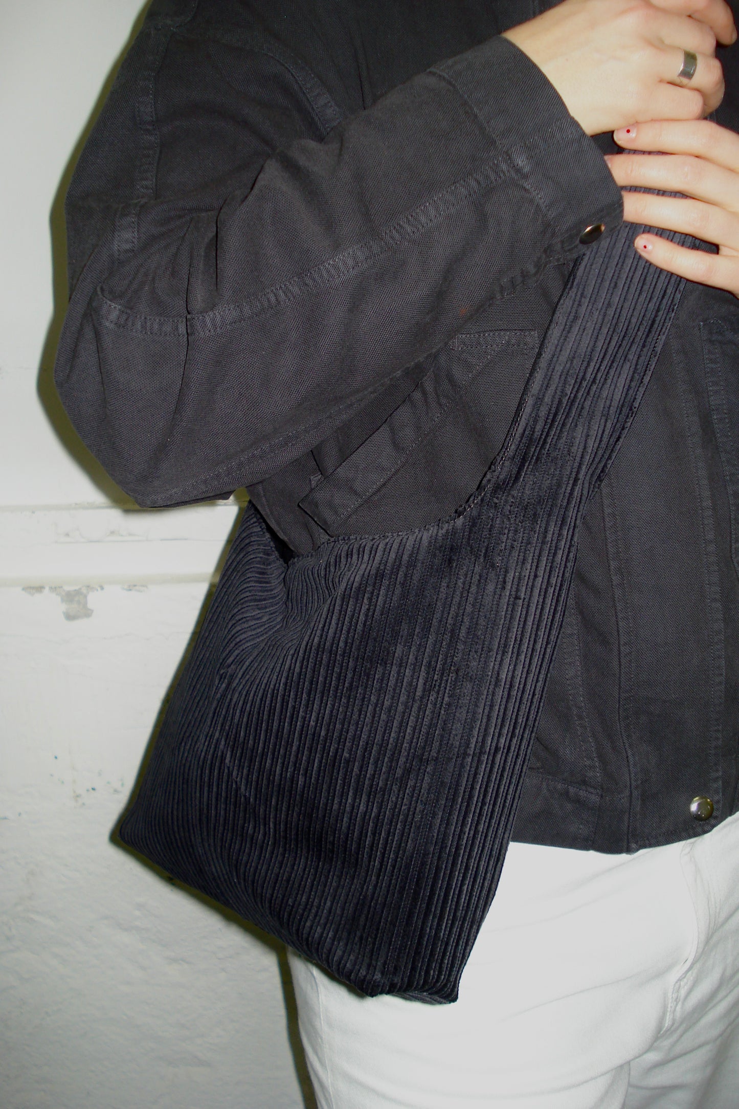DARK GREY CORDUROY MEDIUM BAG