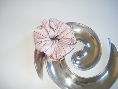 ROSE CHECKERED SCRUNCHIE
