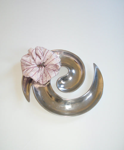 ROSE CHECKERED SCRUNCHIE