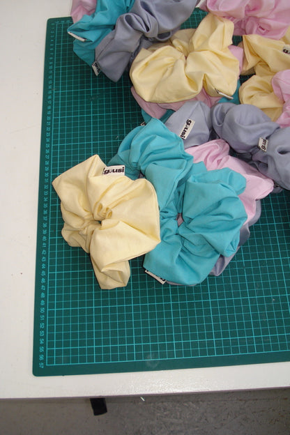 BUTTER SCRUNCHIE