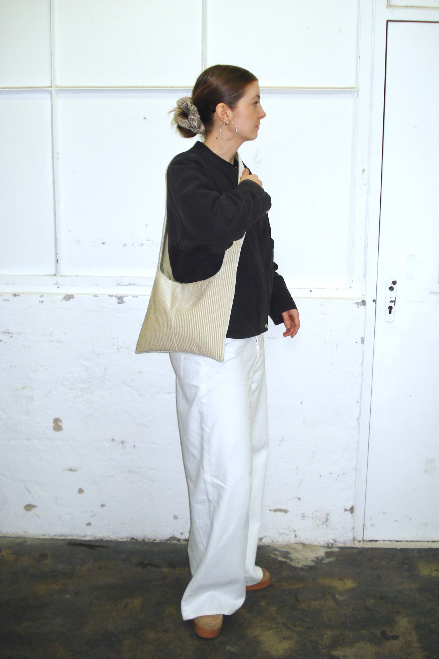 CREAM CORDUROY MEDIUM BAG