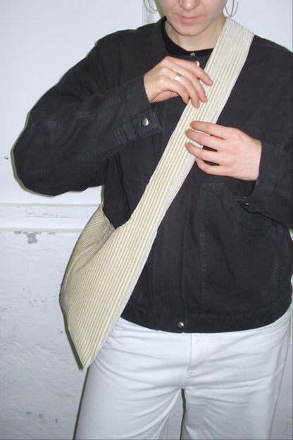 CREAM CORDUROY MEDIUM BAG