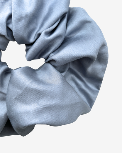 LIGHT BLUE SCRUNCHIE